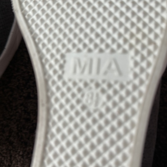 Mia grey wedge booties EUC 8.5 - Picture 5 of 5